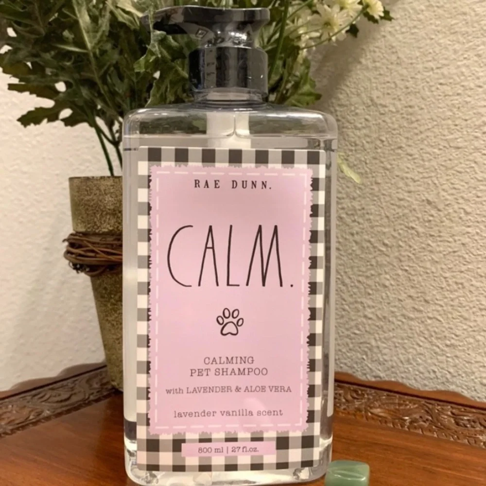 Rae Dunn, Calming Pet Shampoo with Lavender and Aloe Vera, nwt